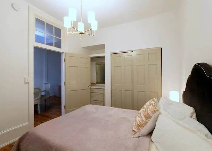 Queen Anne\'S Condo